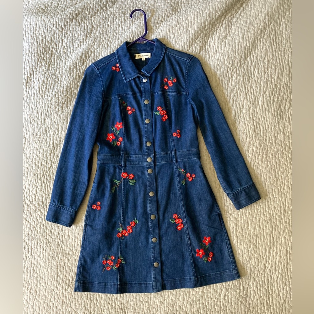 Madewell Embroidered Floral Denim Dress Size 4.